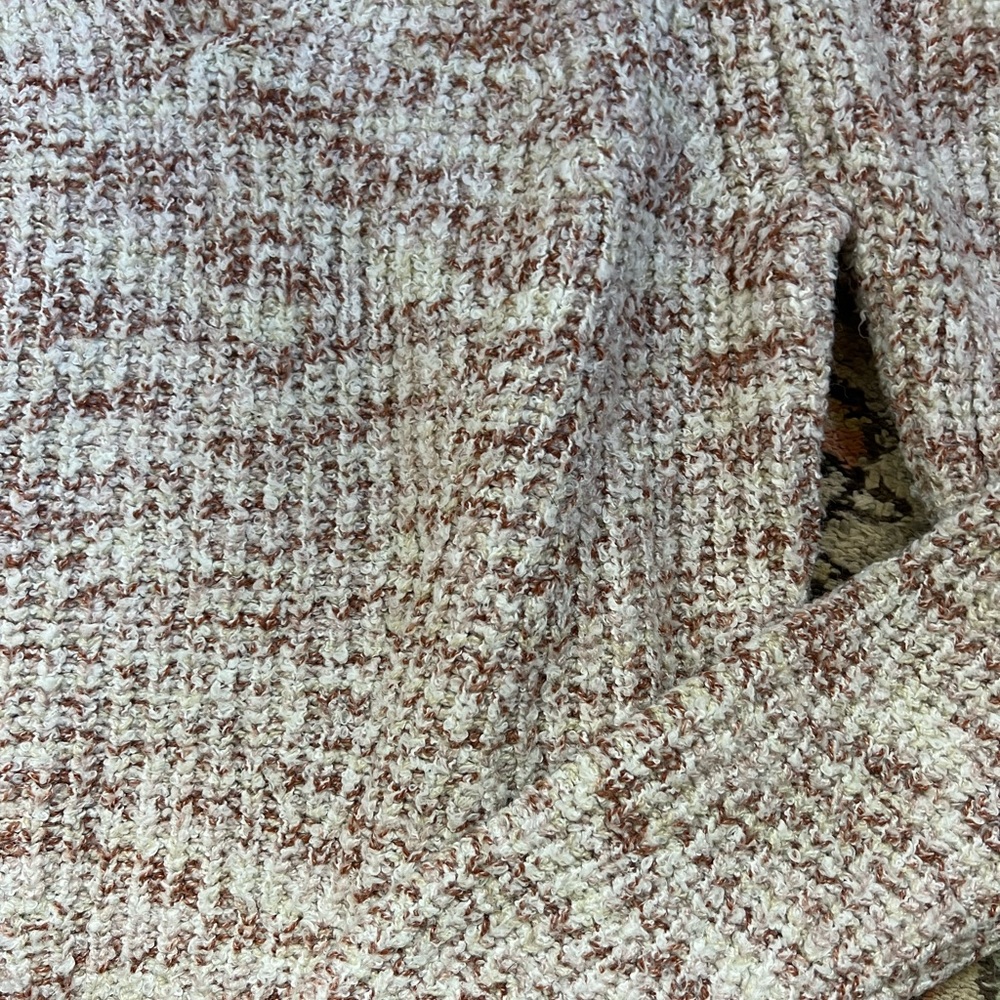 Universal Threads Sweater - Picture 3 of 3